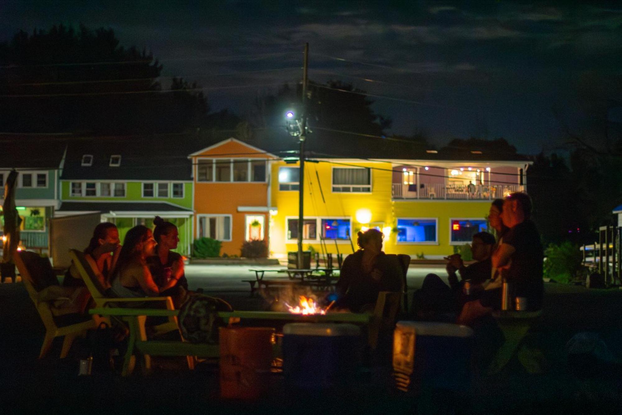Hotel Wolfe Island Marysville Exterior foto